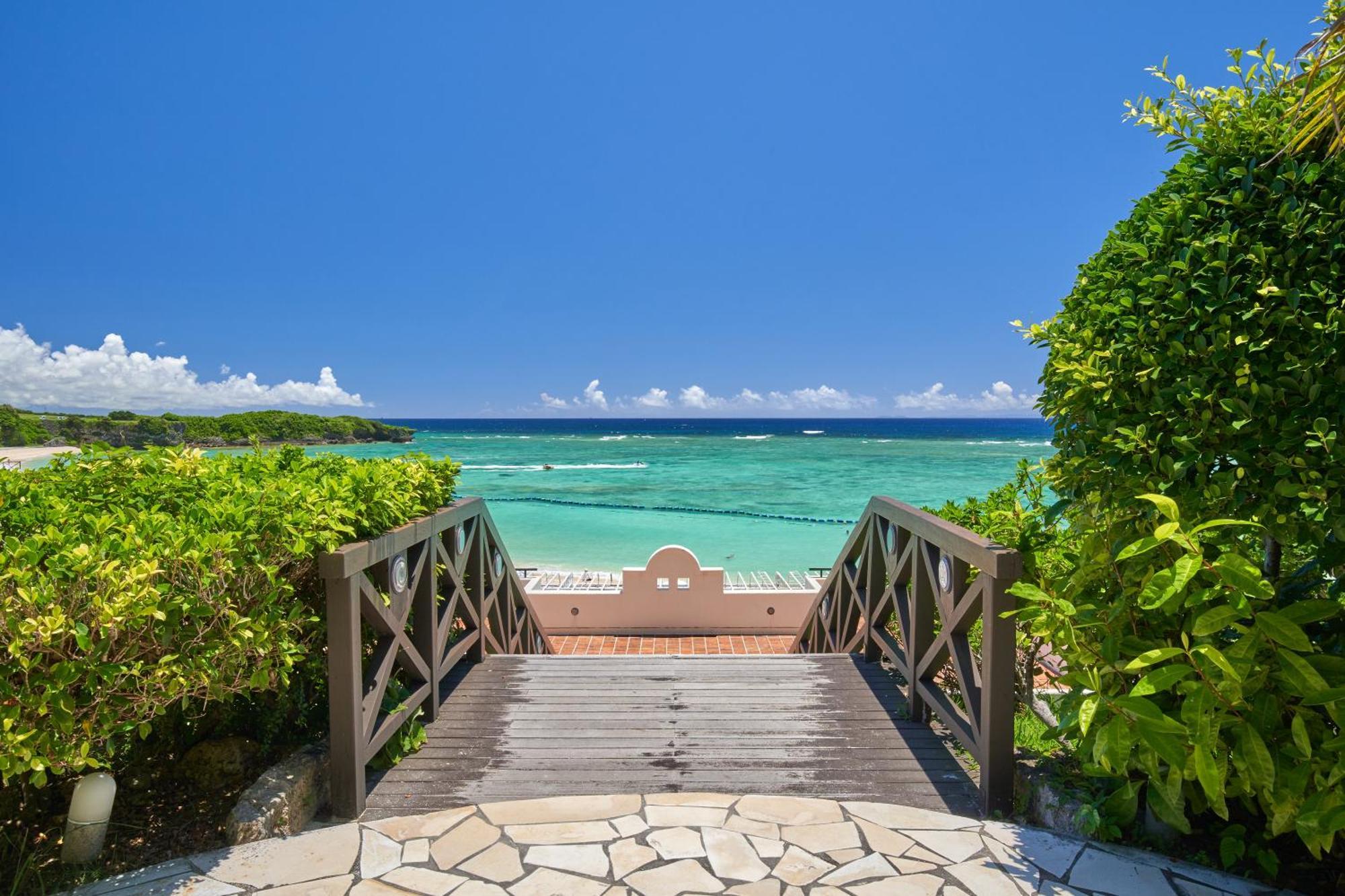 Hotel Nikko Alivila Jomitan Kültér fotó Beach at the Grand Palladium Resort and Spa
